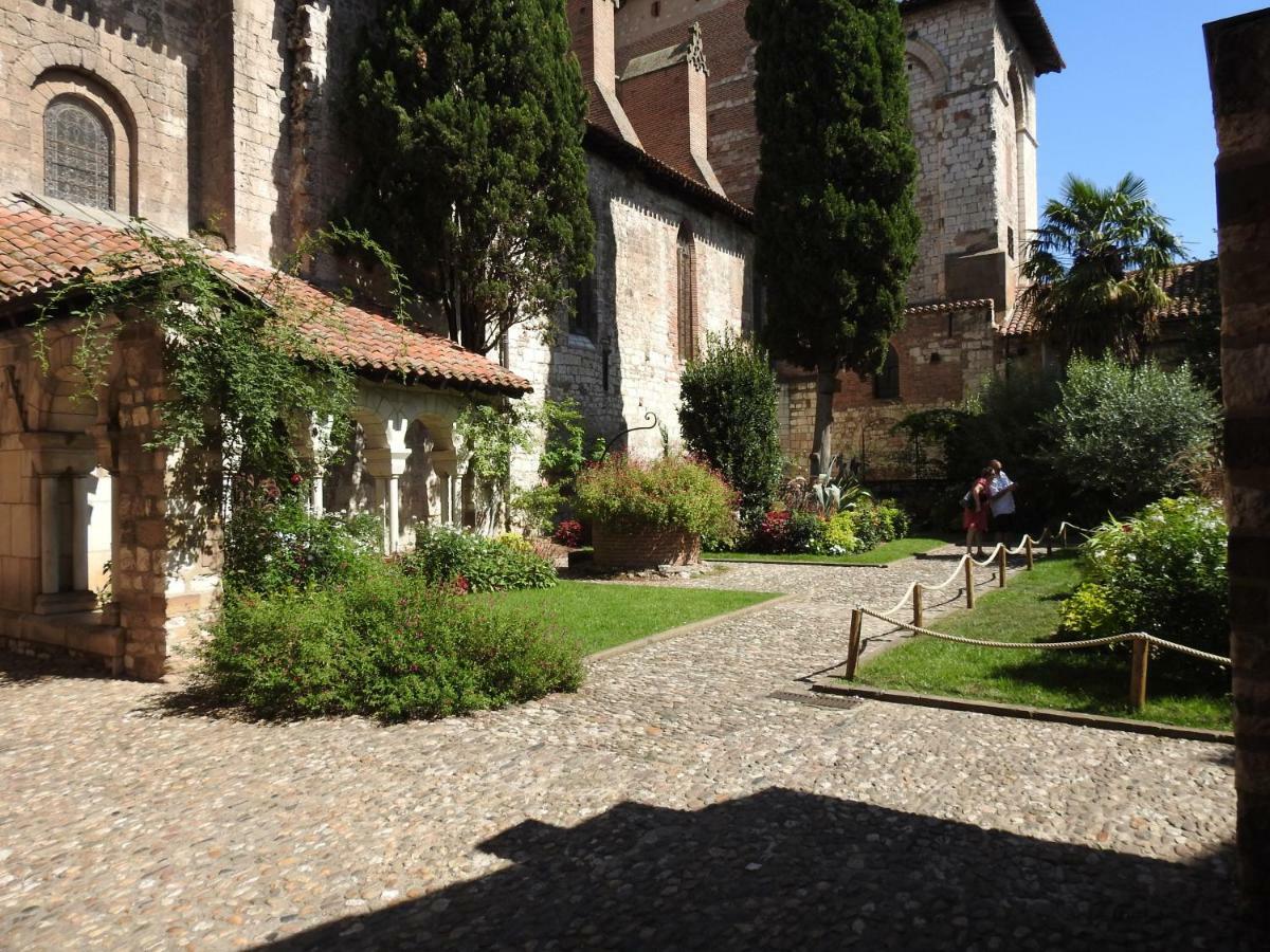 Appartement Dans Le Cloitre Saint Salvy A Albi. Exterior photo